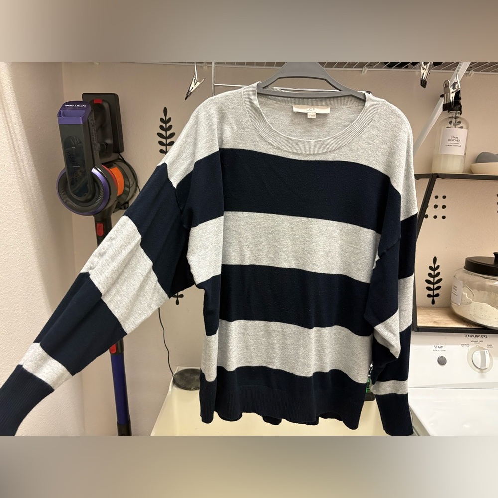 Loft womens long sleeve crew neck sweater gray black wide stripes size lg soft